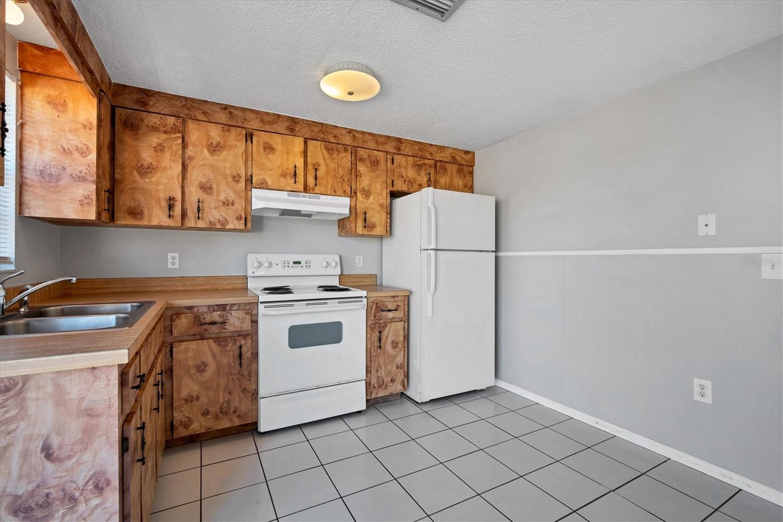 SOUTH VENICE - Residential