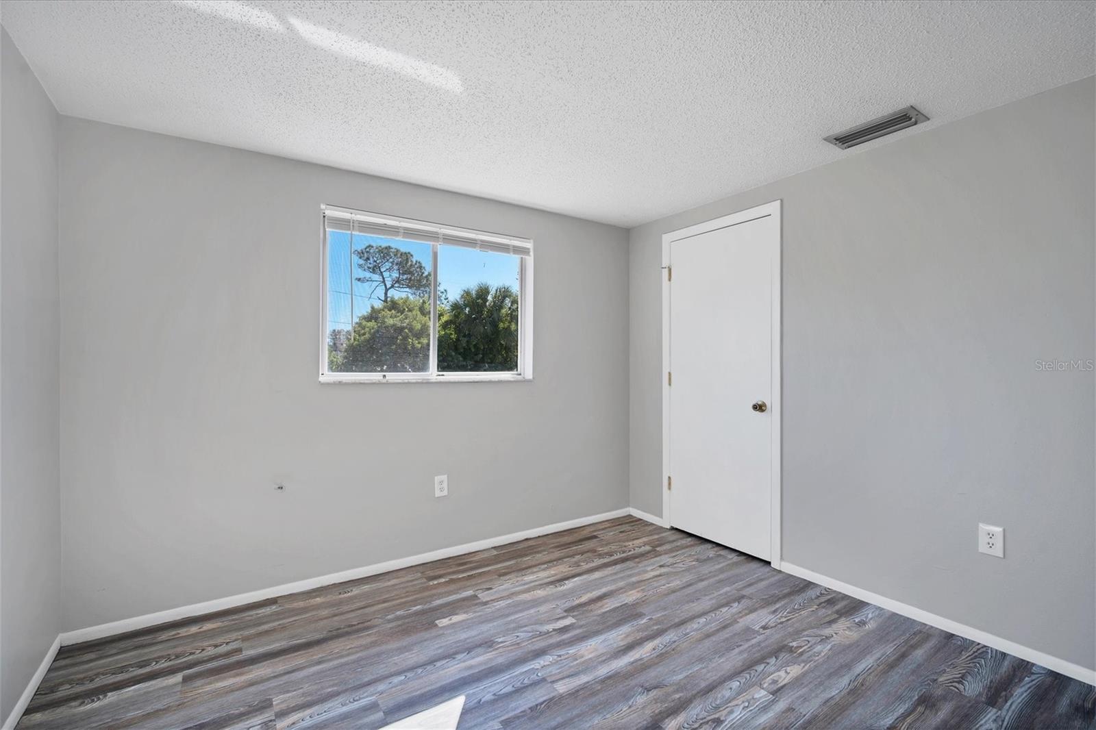 SOUTH VENICE - Residential