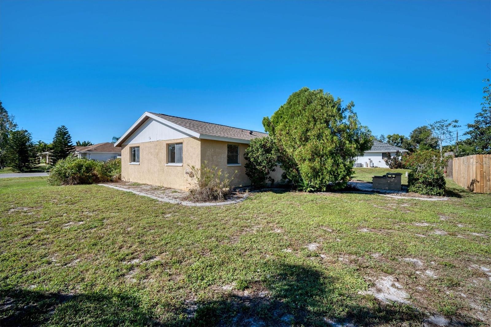 SOUTH VENICE - Residential