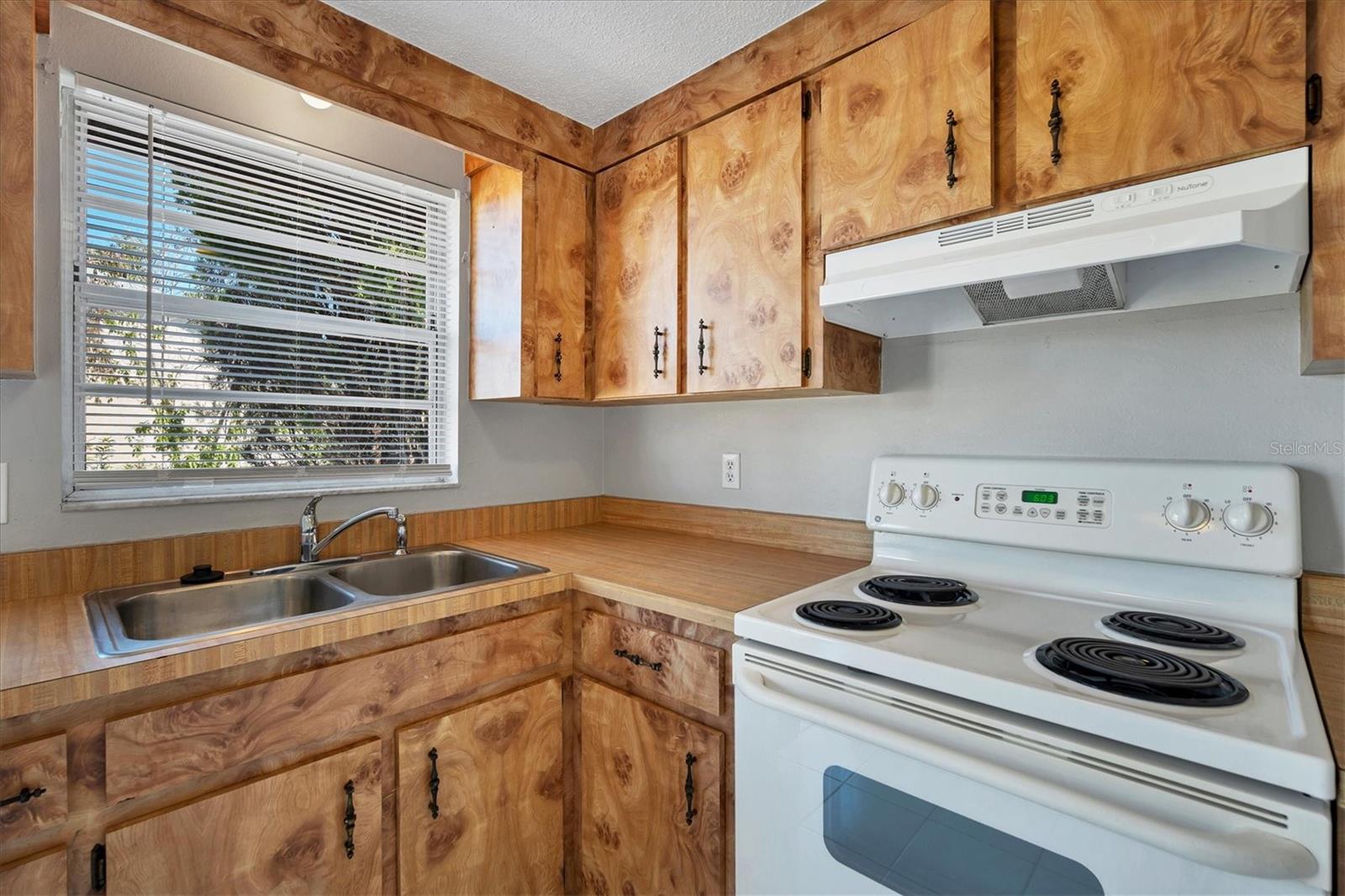 SOUTH VENICE - Residential