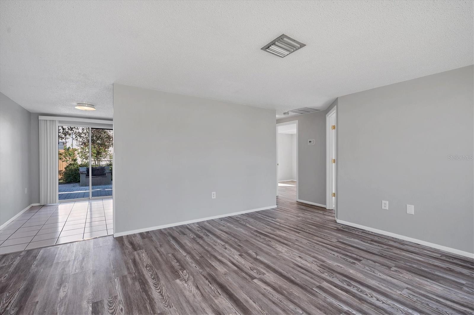 SOUTH VENICE - Residential