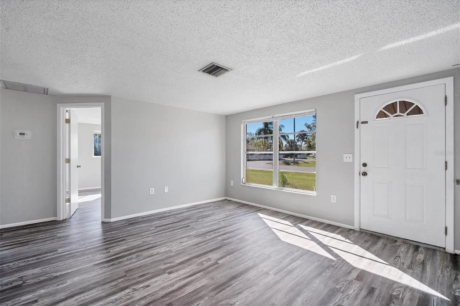 SOUTH VENICE - Residential