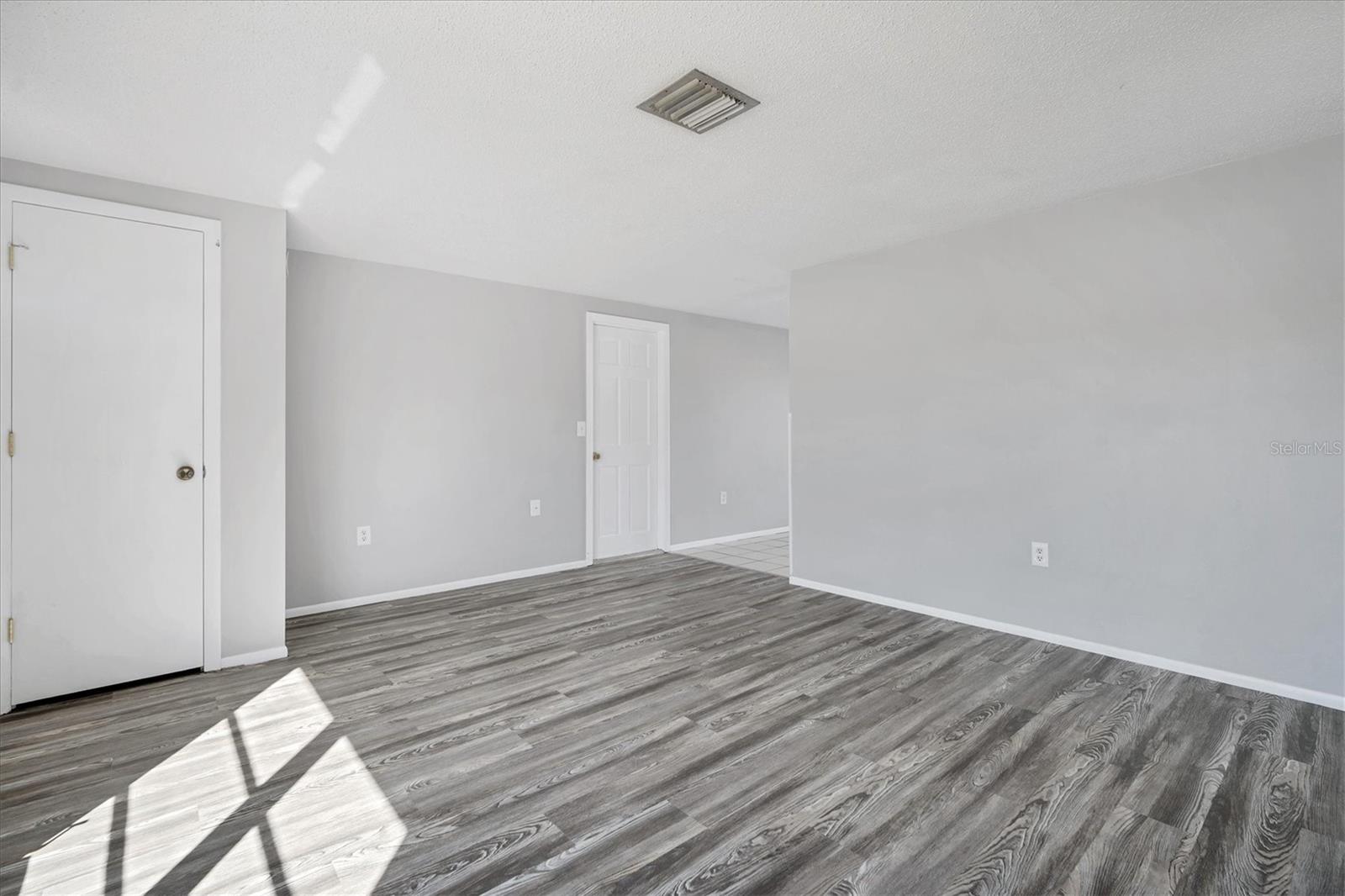 SOUTH VENICE - Residential