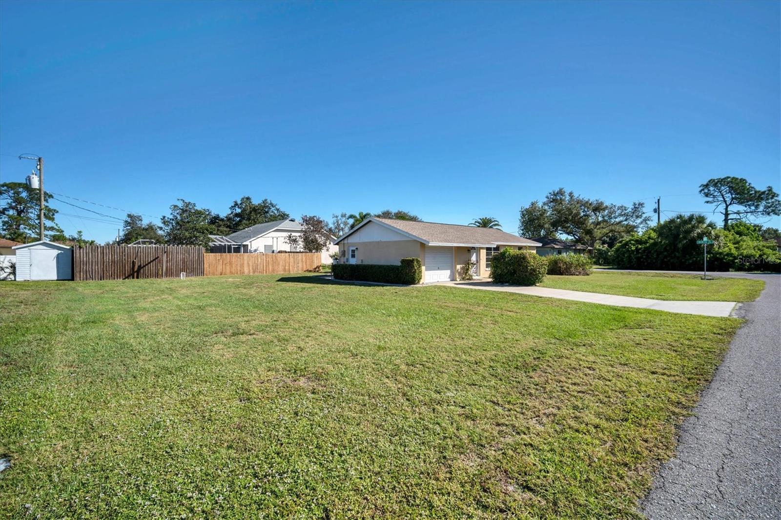 SOUTH VENICE - Residential