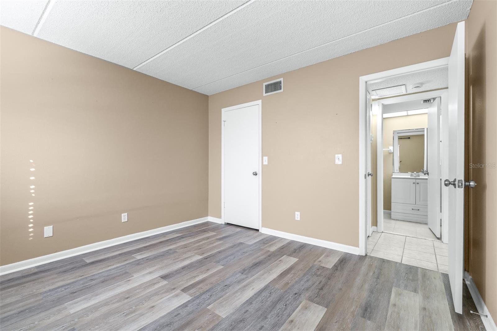 OAKS OF TARPON WOODS CONDO - Residential