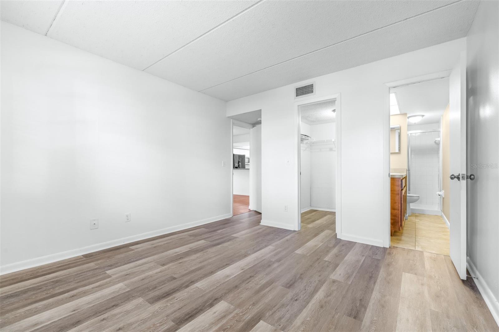 OAKS OF TARPON WOODS CONDO - Residential