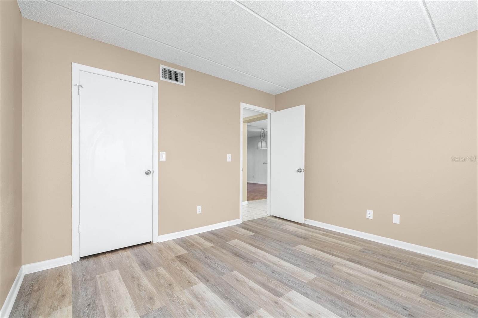 OAKS OF TARPON WOODS CONDO - Residential