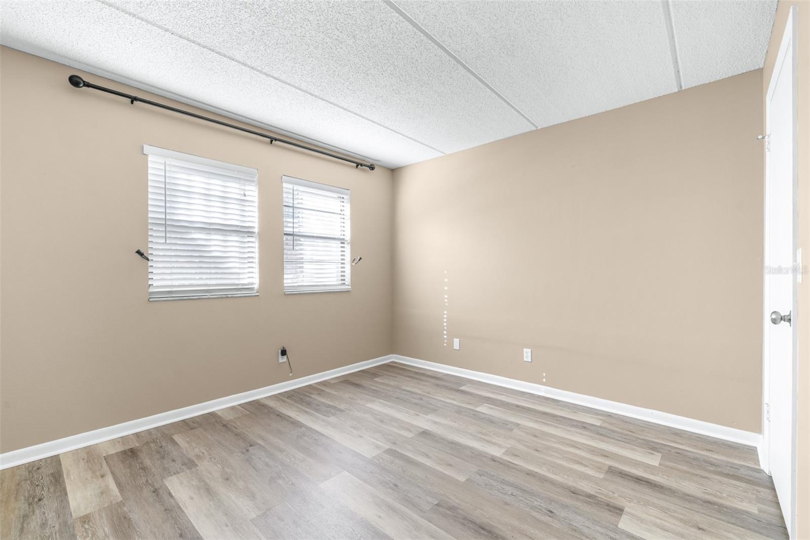 OAKS OF TARPON WOODS CONDO - Residential