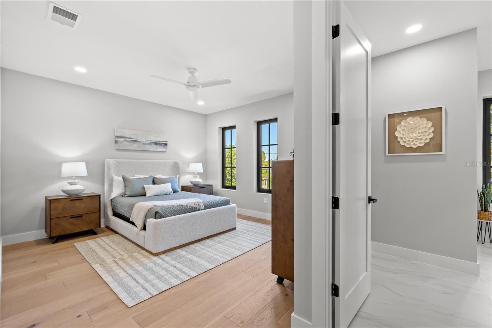 DOMAIN/CLOUSERS - Residential