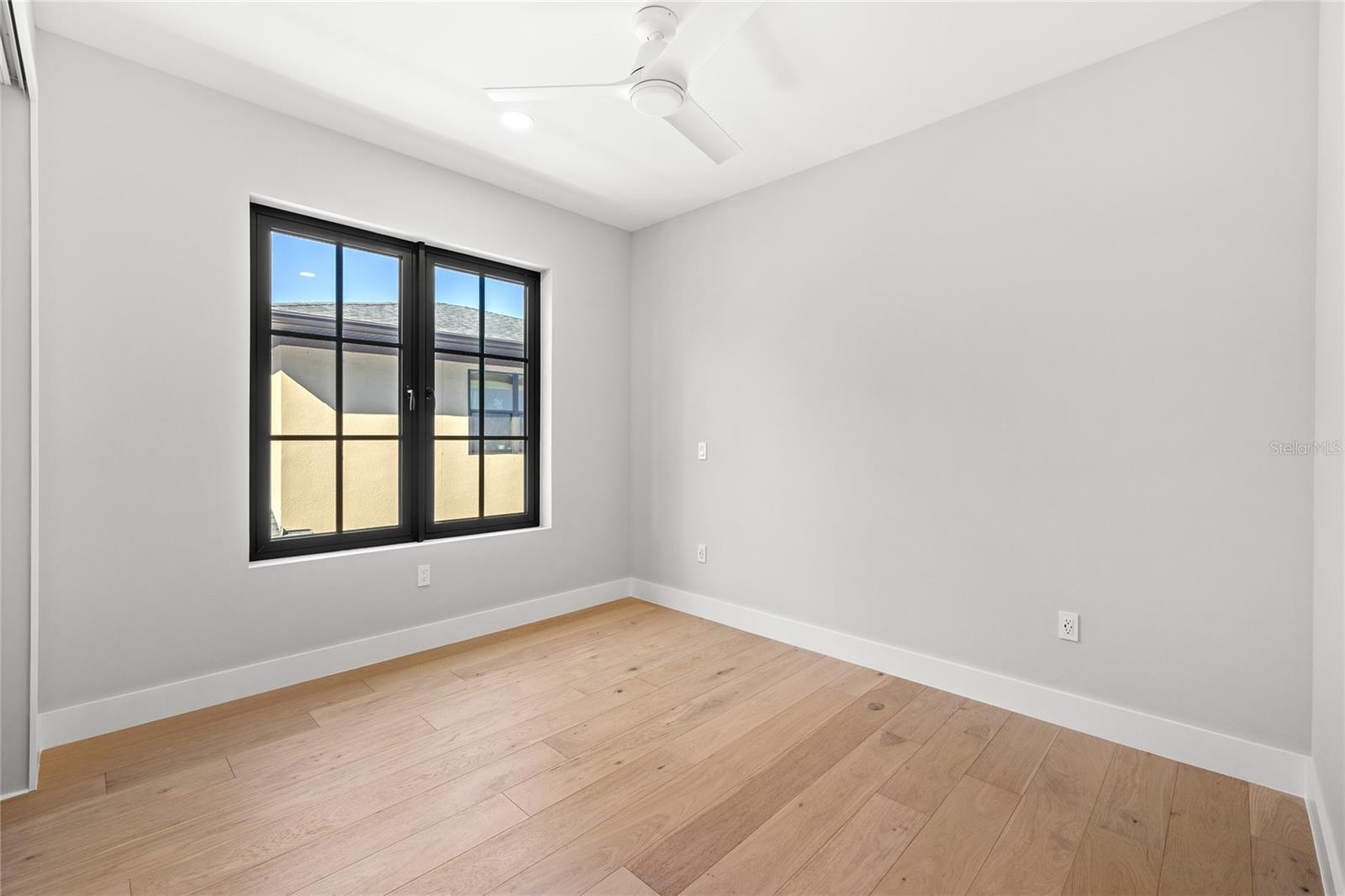 DOMAIN/CLOUSERS - Residential