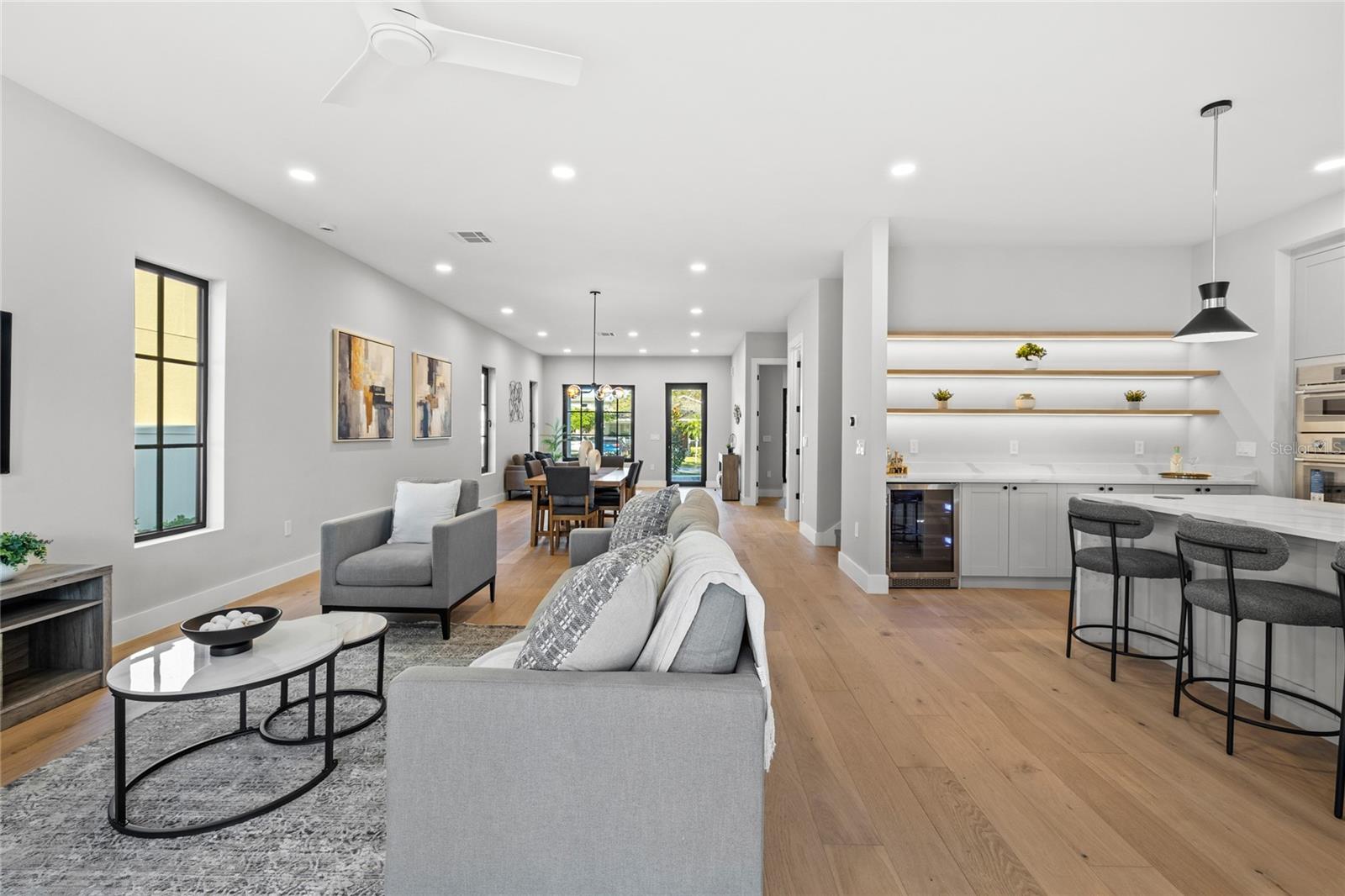 DOMAIN/CLOUSERS - Residential