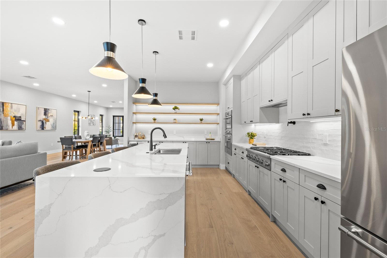 DOMAIN/CLOUSERS - Residential