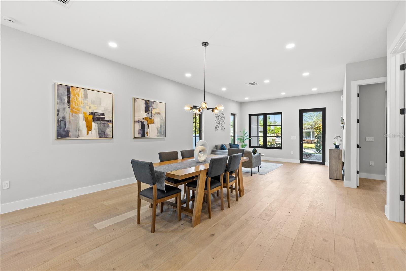 DOMAIN/CLOUSERS - Residential