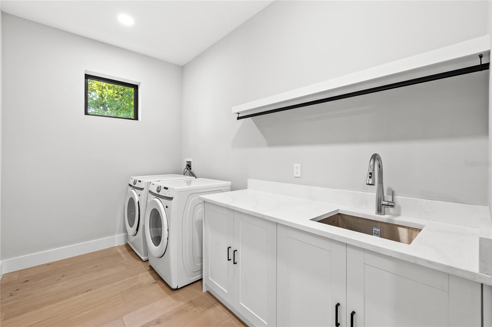 DOMAIN/CLOUSERS - Residential