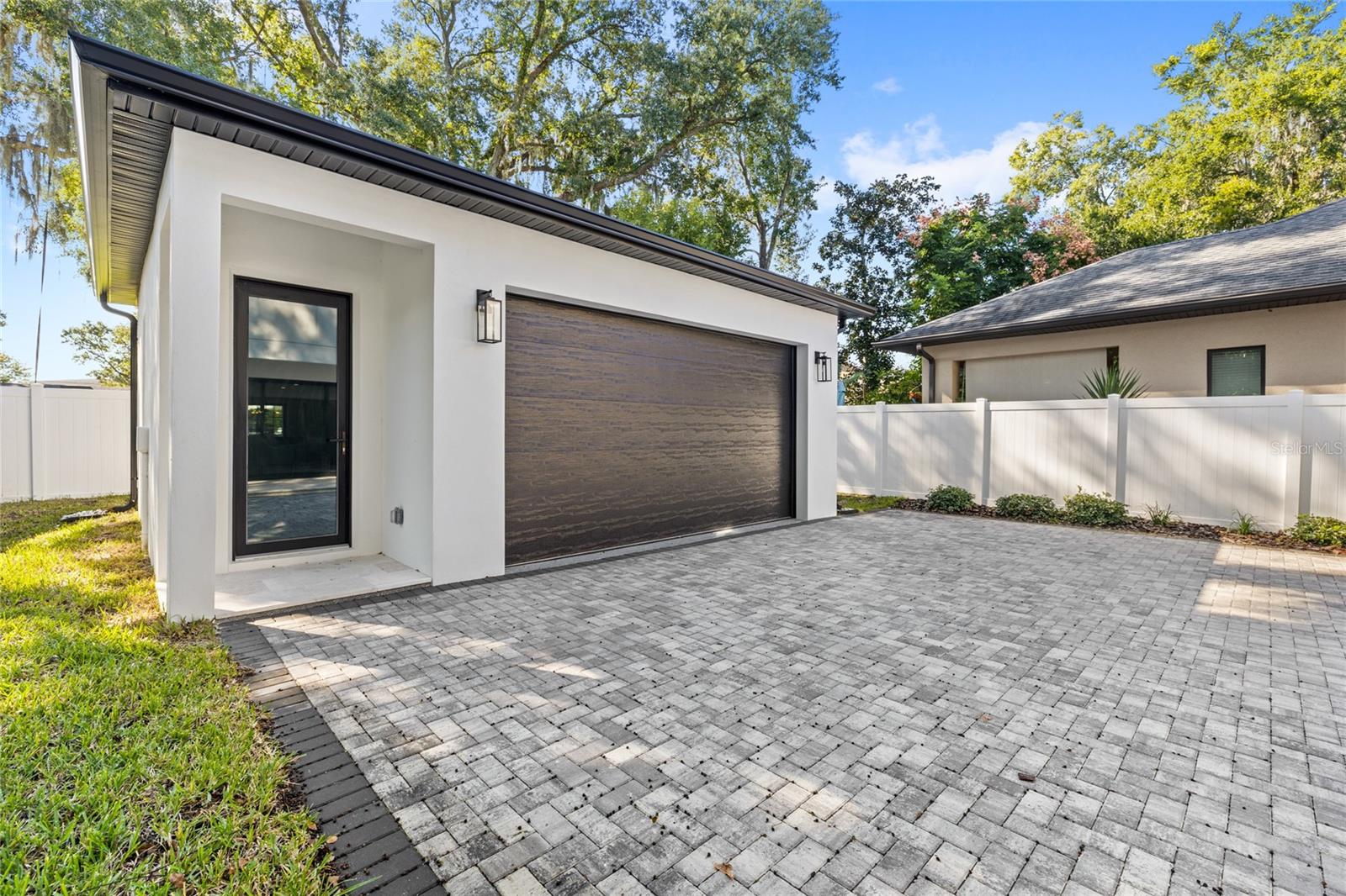 DOMAIN/CLOUSERS - Residential