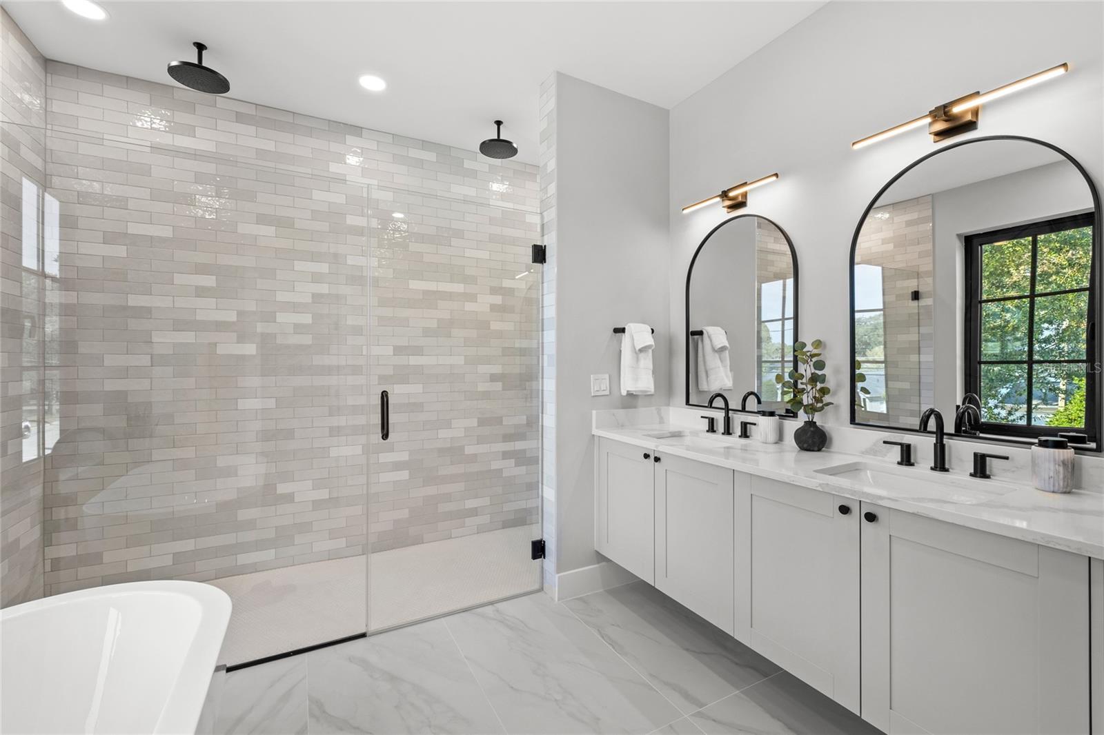 DOMAIN/CLOUSERS - Residential