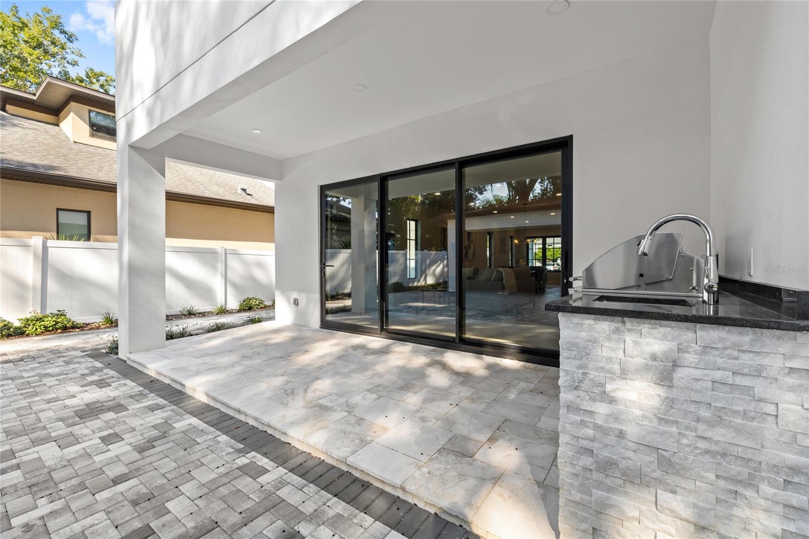 DOMAIN/CLOUSERS - Residential