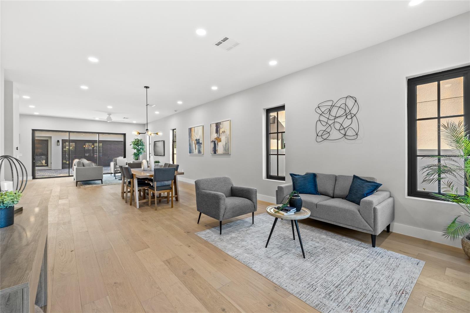 DOMAIN/CLOUSERS - Residential