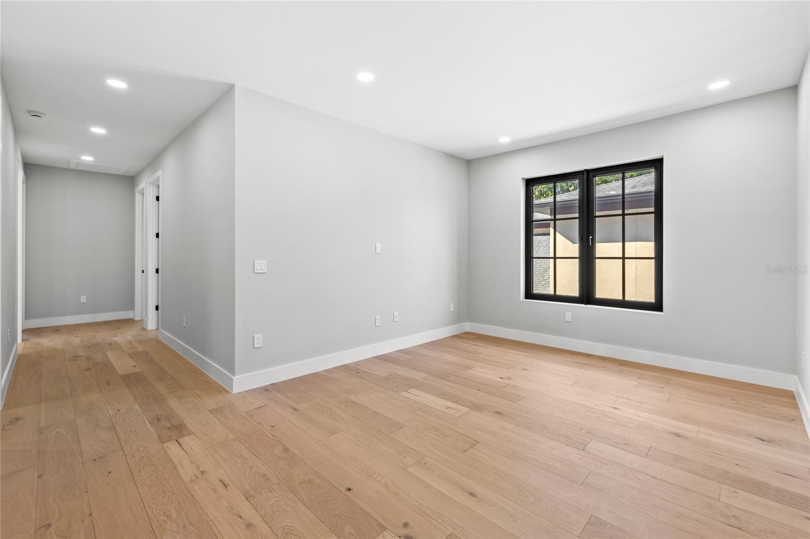 DOMAIN/CLOUSERS - Residential