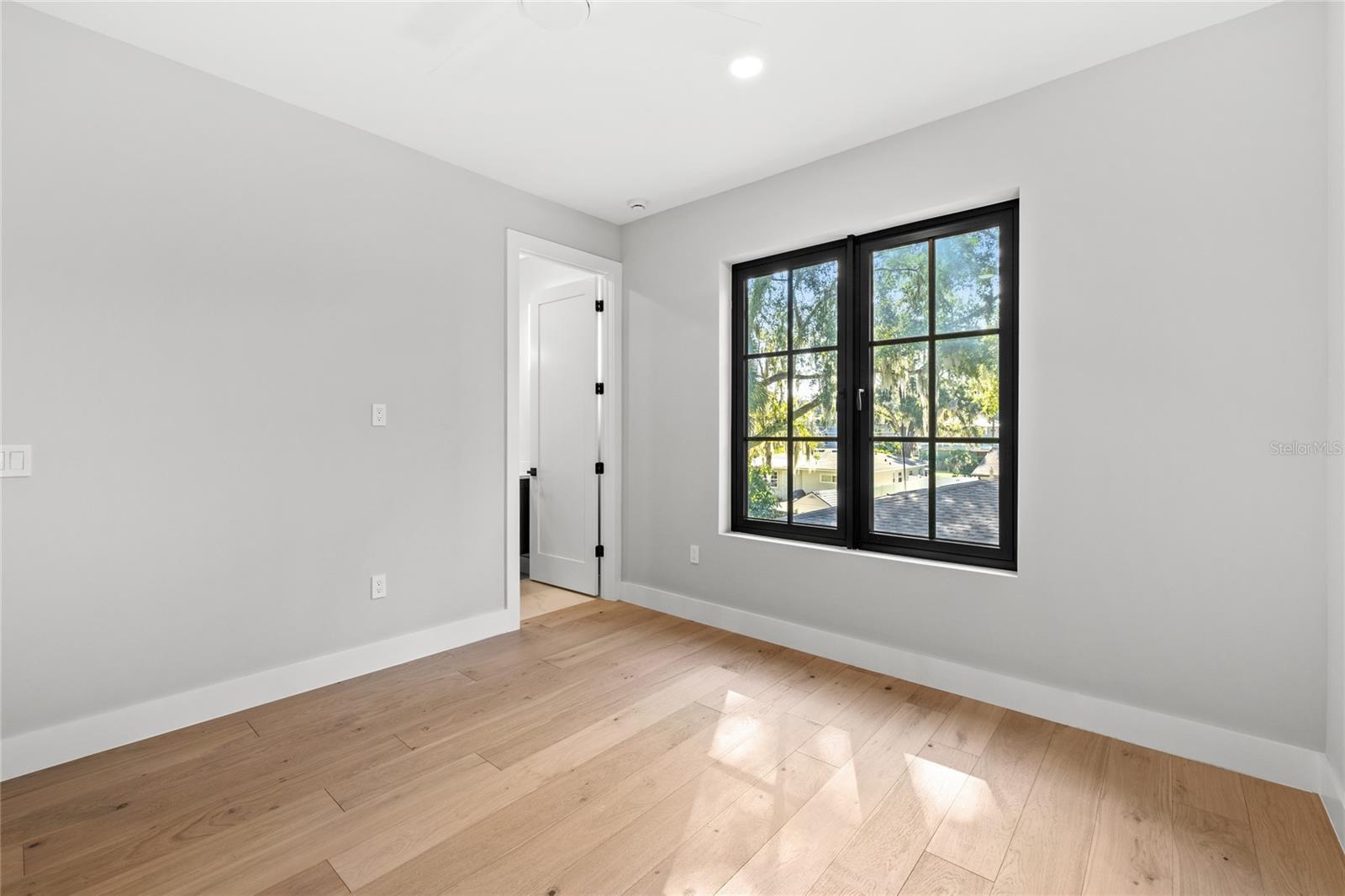 DOMAIN/CLOUSERS - Residential