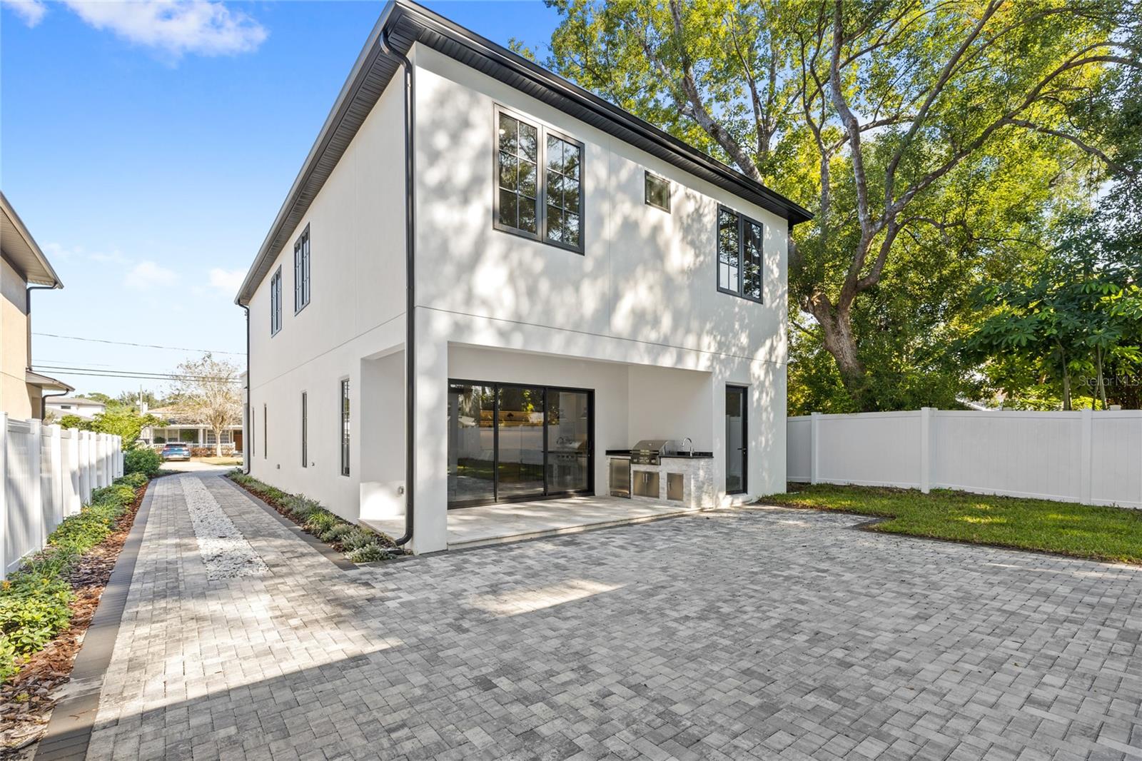 DOMAIN/CLOUSERS - Residential