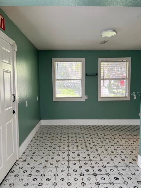LYNWOOD PARK - Commercial Lease