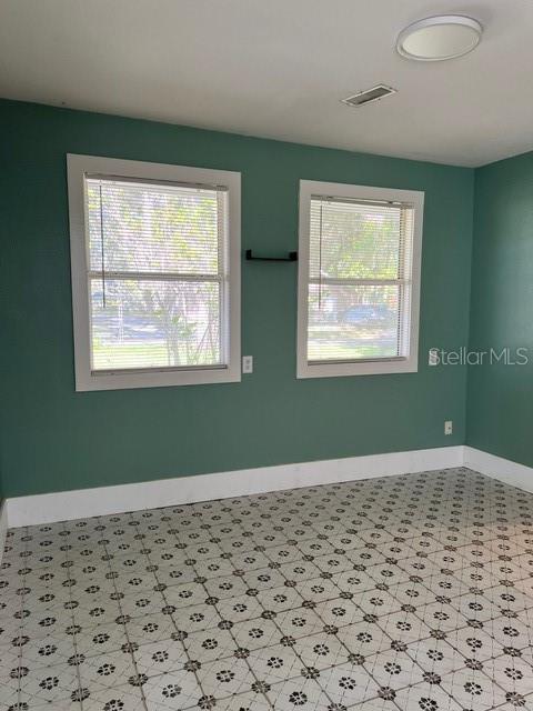 LYNWOOD PARK - Commercial Lease