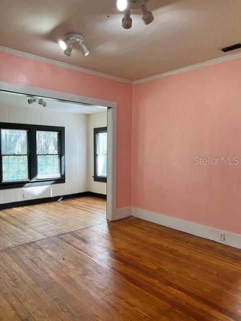 LYNWOOD PARK - Commercial Lease