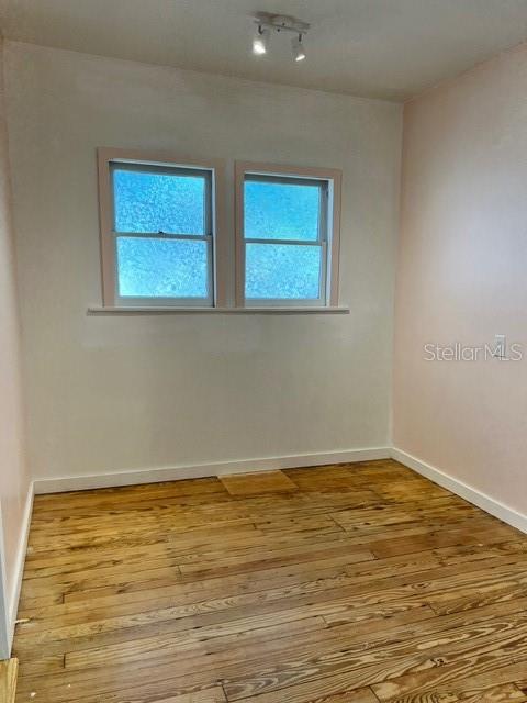 LYNWOOD PARK - Commercial Lease