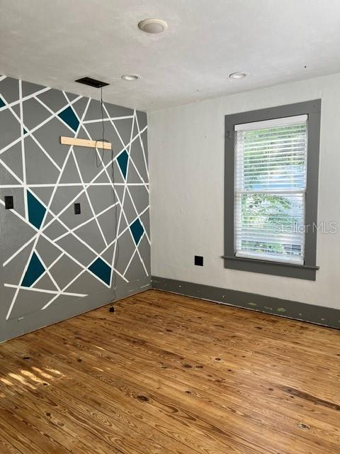LYNWOOD PARK - Commercial Lease