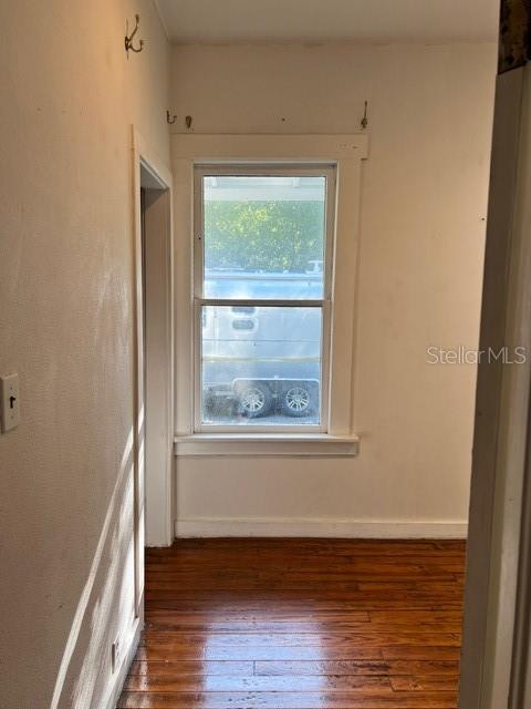 LYNWOOD PARK - Commercial Lease