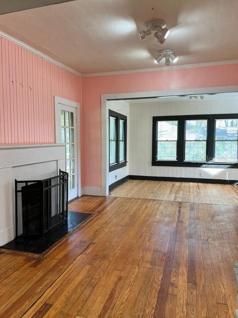 LYNWOOD PARK - Commercial Lease