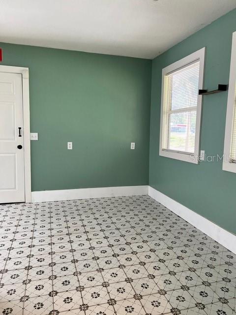 LYNWOOD PARK - Commercial Lease
