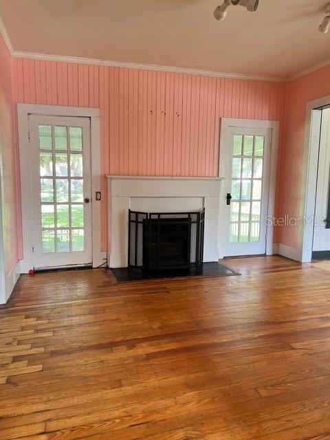 LYNWOOD PARK - Commercial Lease