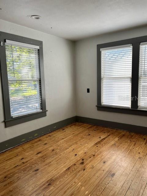 LYNWOOD PARK - Commercial Lease