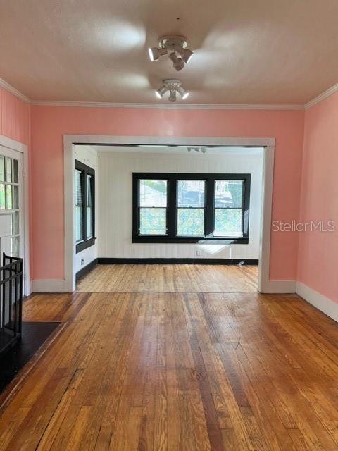 LYNWOOD PARK - Commercial Lease
