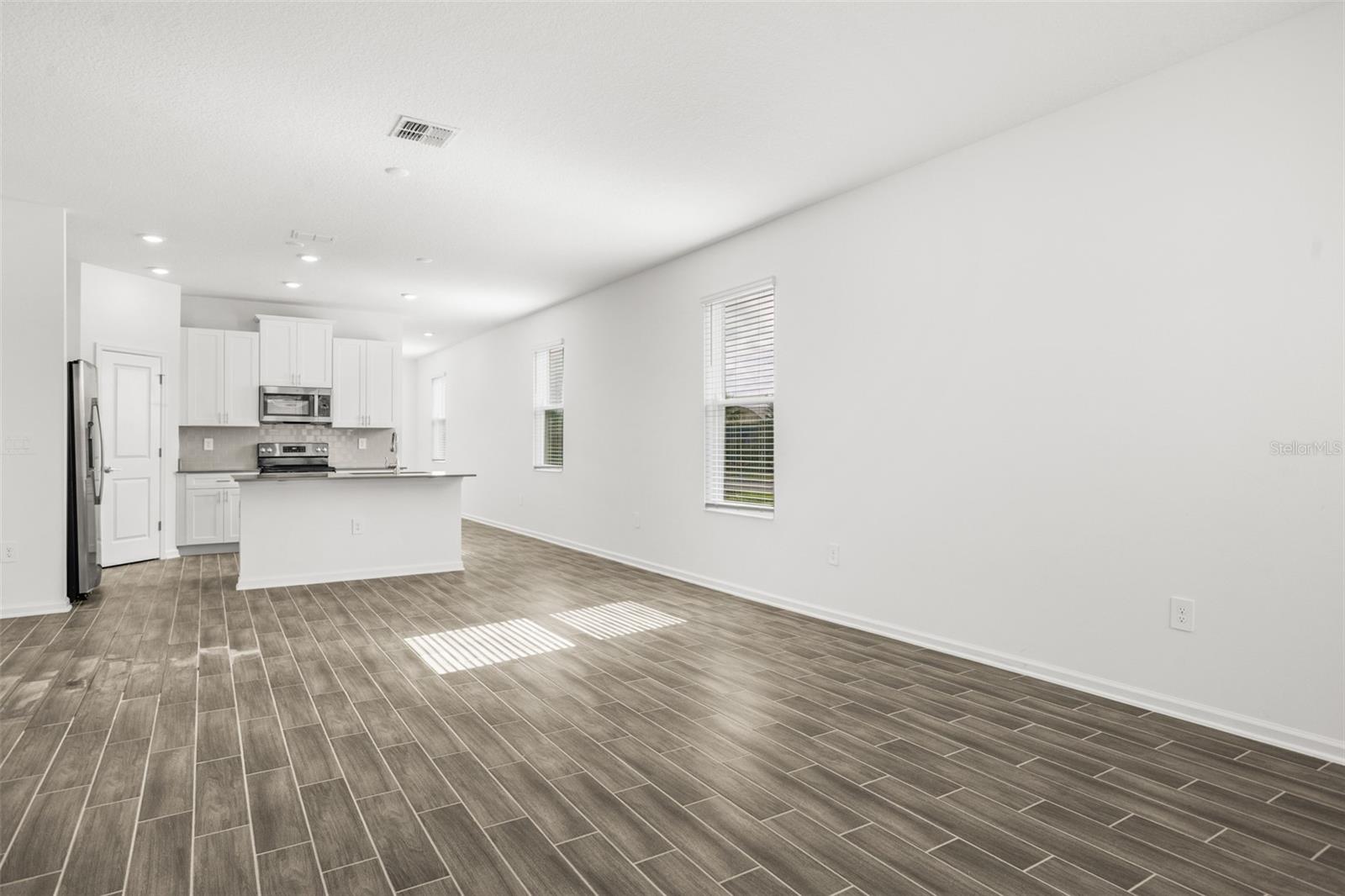 WATERSIDE/JOHNS LAKE PH 2C - Residential Lease