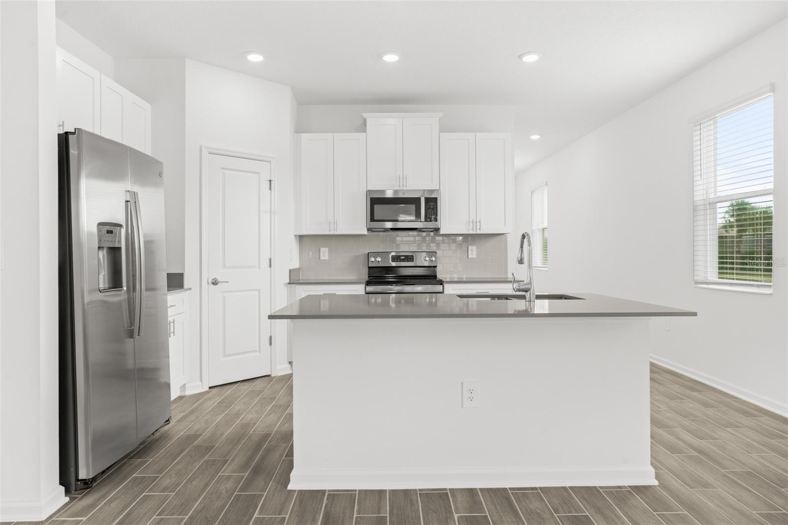 WATERSIDE/JOHNS LAKE PH 2C - Residential Lease