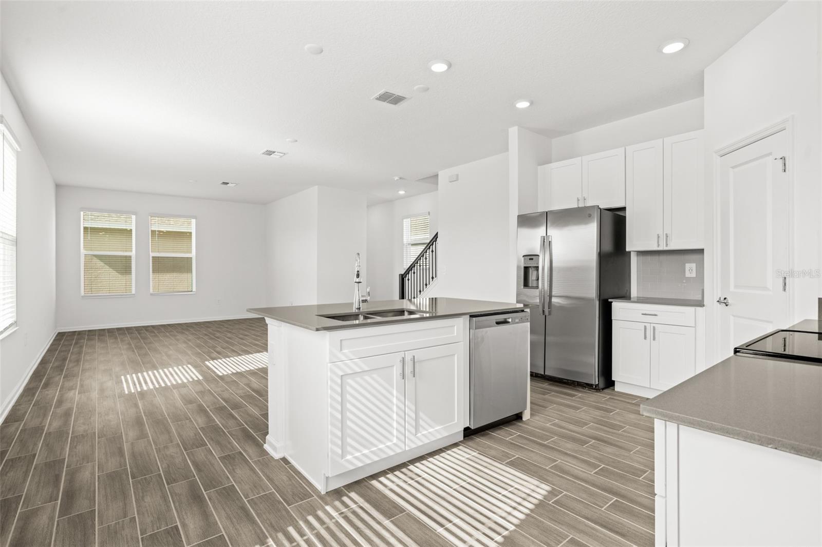 WATERSIDE/JOHNS LAKE PH 2C - Residential Lease