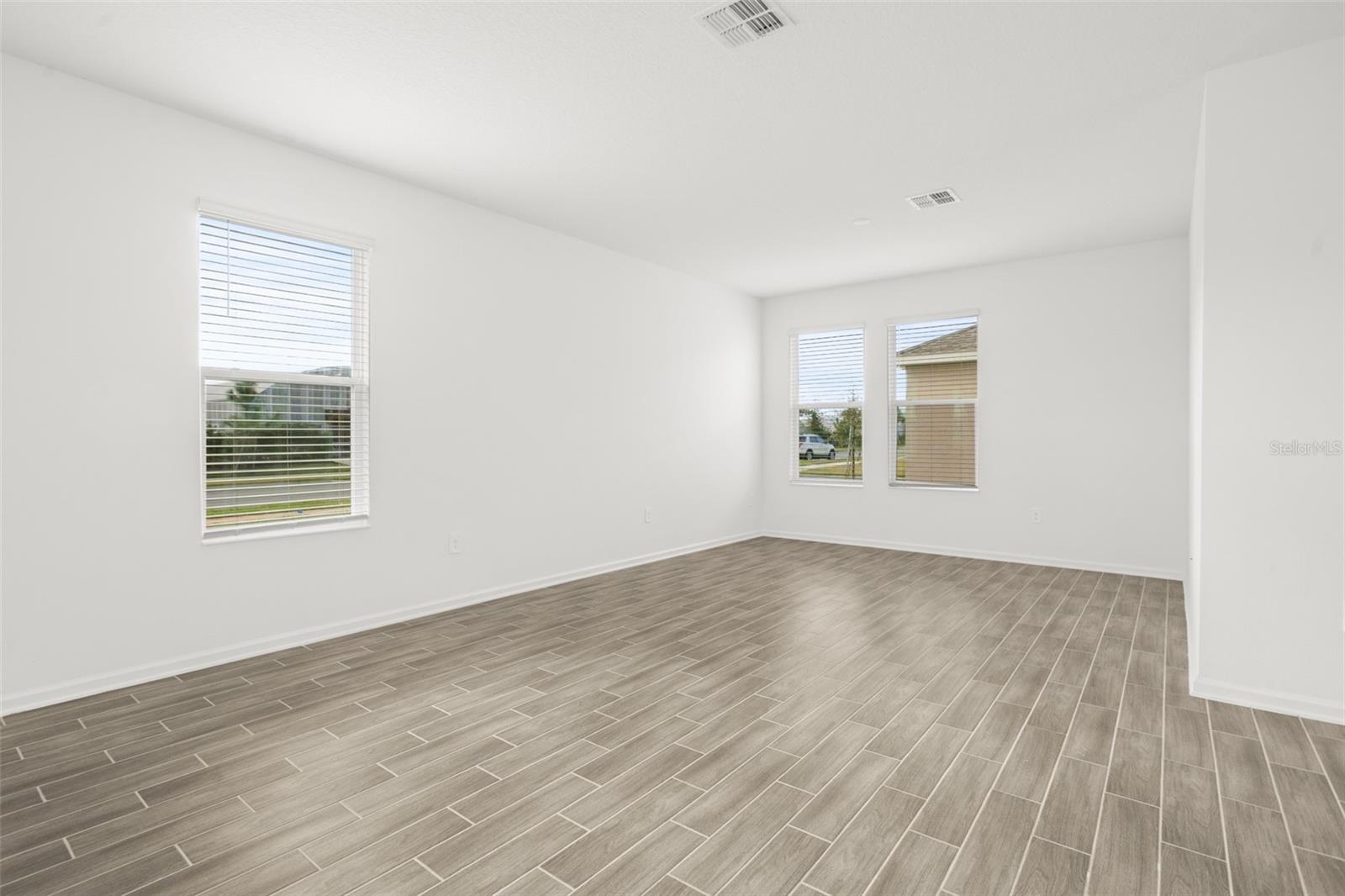 WATERSIDE/JOHNS LAKE PH 2C - Residential Lease