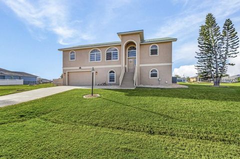 A home in PORT CHARLOTTE