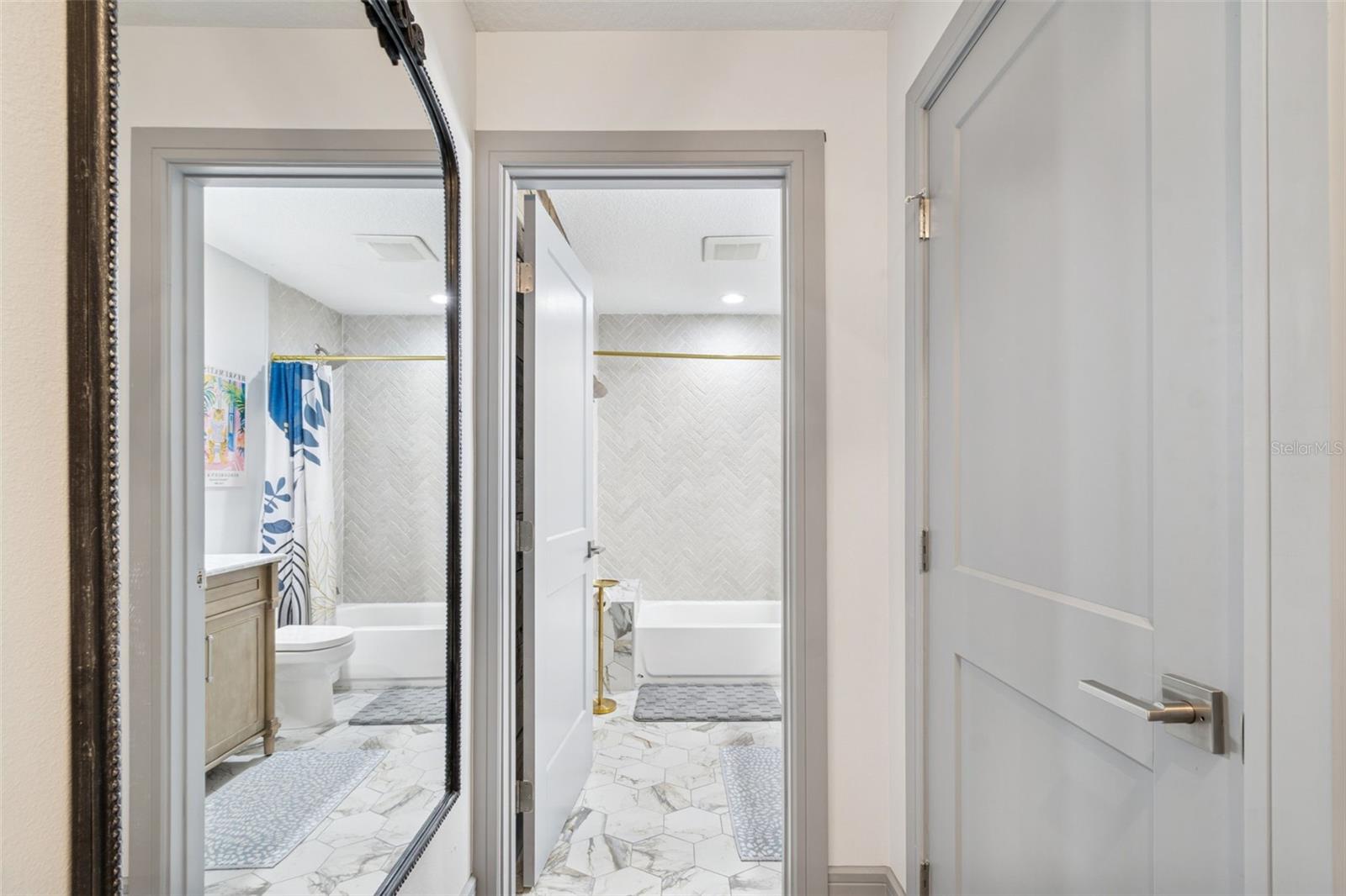 SUN-LIT SHORES - Residential Lease