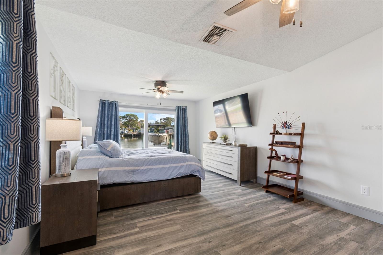 SUN-LIT SHORES - Residential Lease