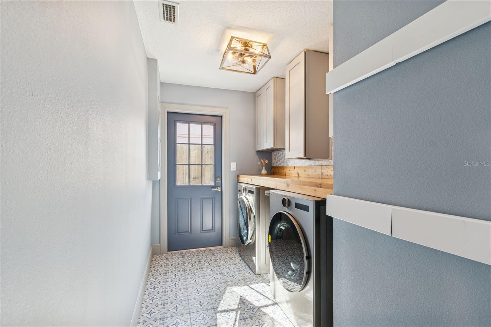 SUN-LIT SHORES - Residential Lease