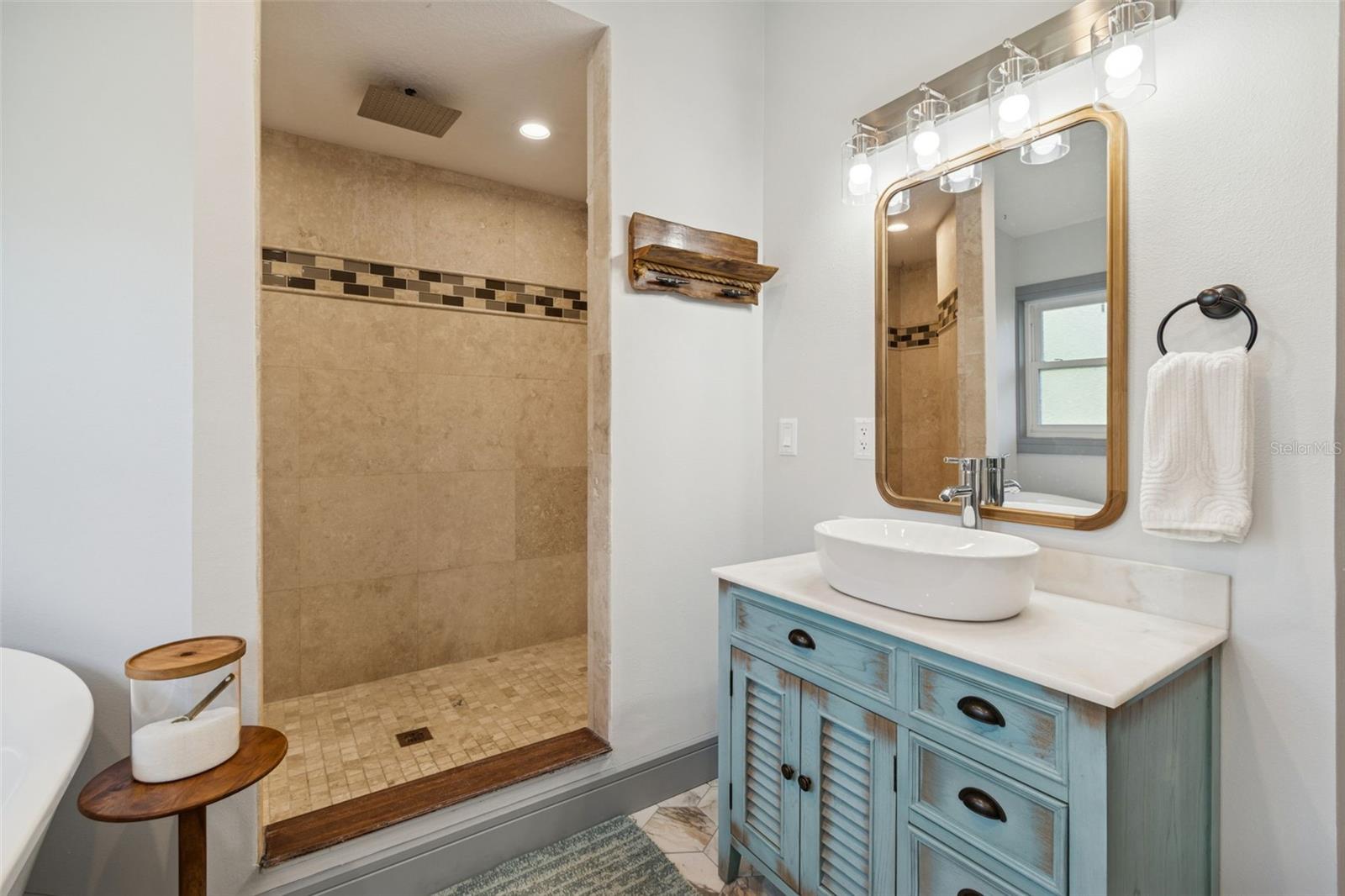 SUN-LIT SHORES - Residential Lease