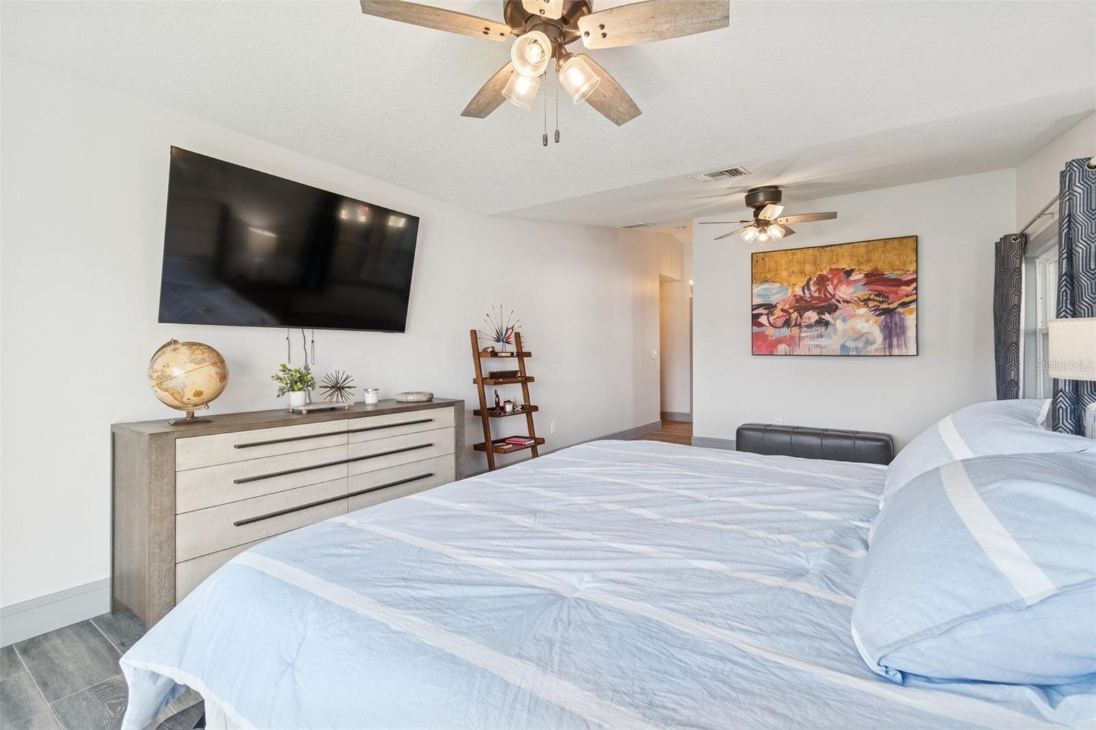 SUN-LIT SHORES - Residential Lease