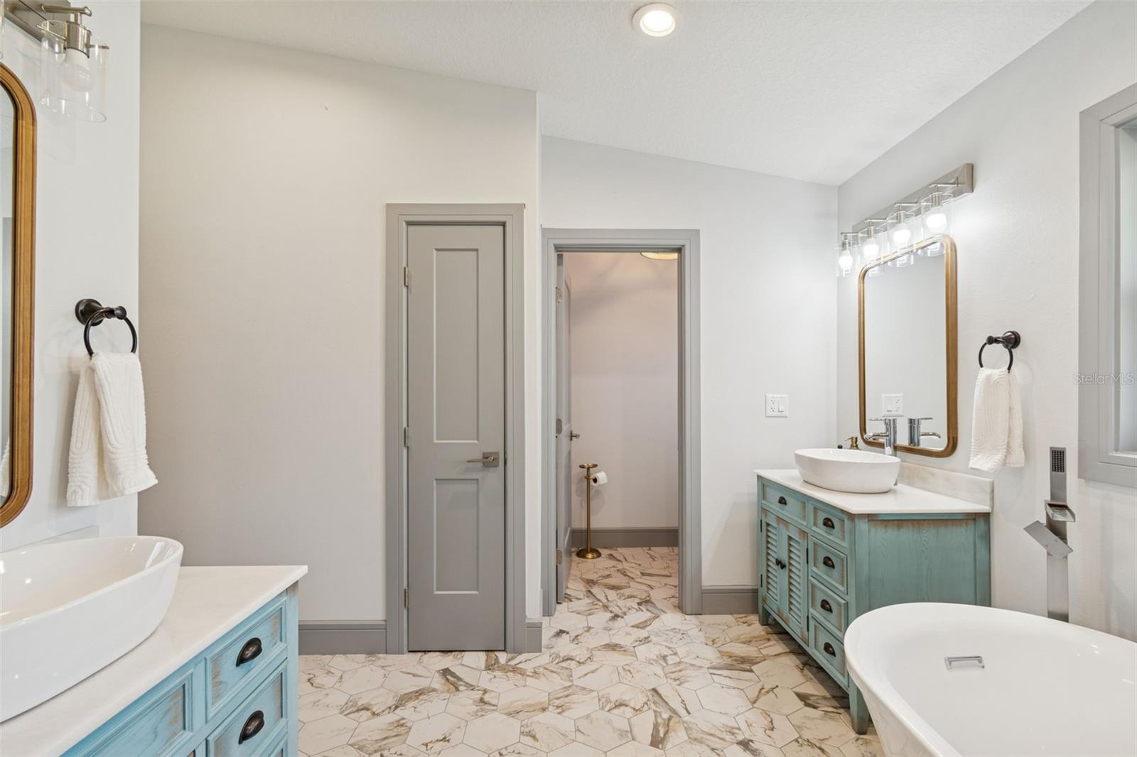 SUN-LIT SHORES - Residential Lease