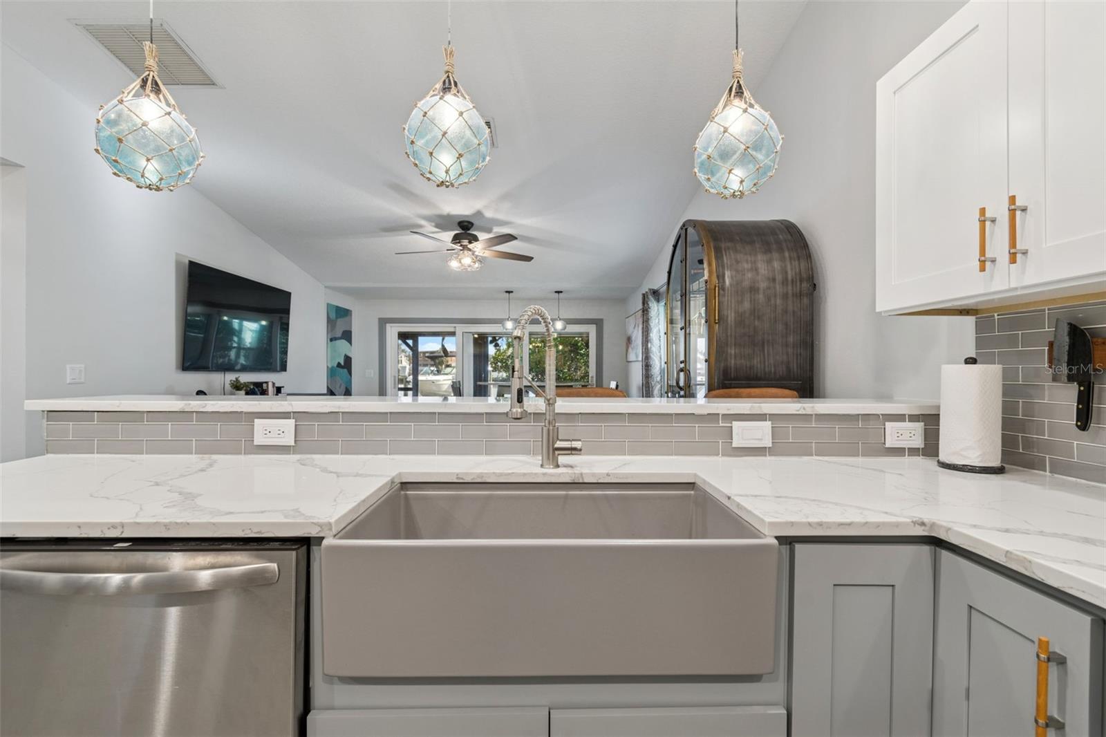 SUN-LIT SHORES - Residential Lease