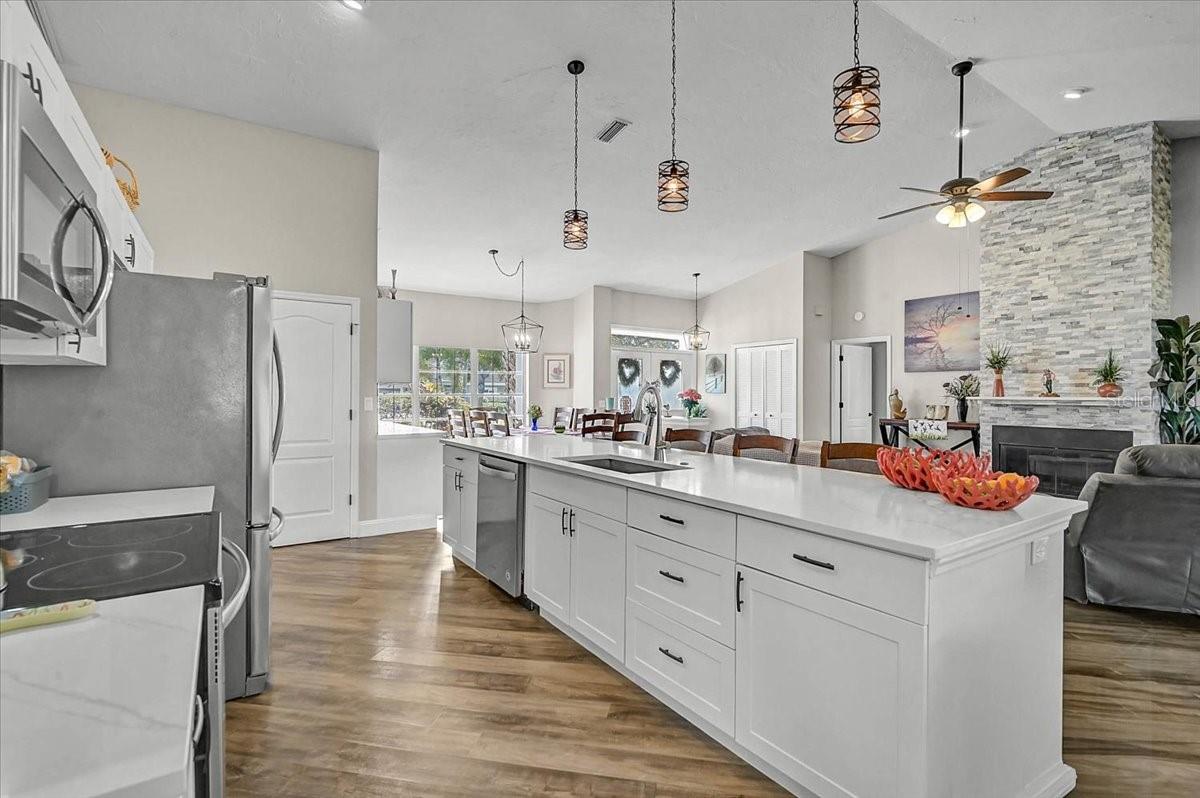 THE HIGHLANDS - Residential