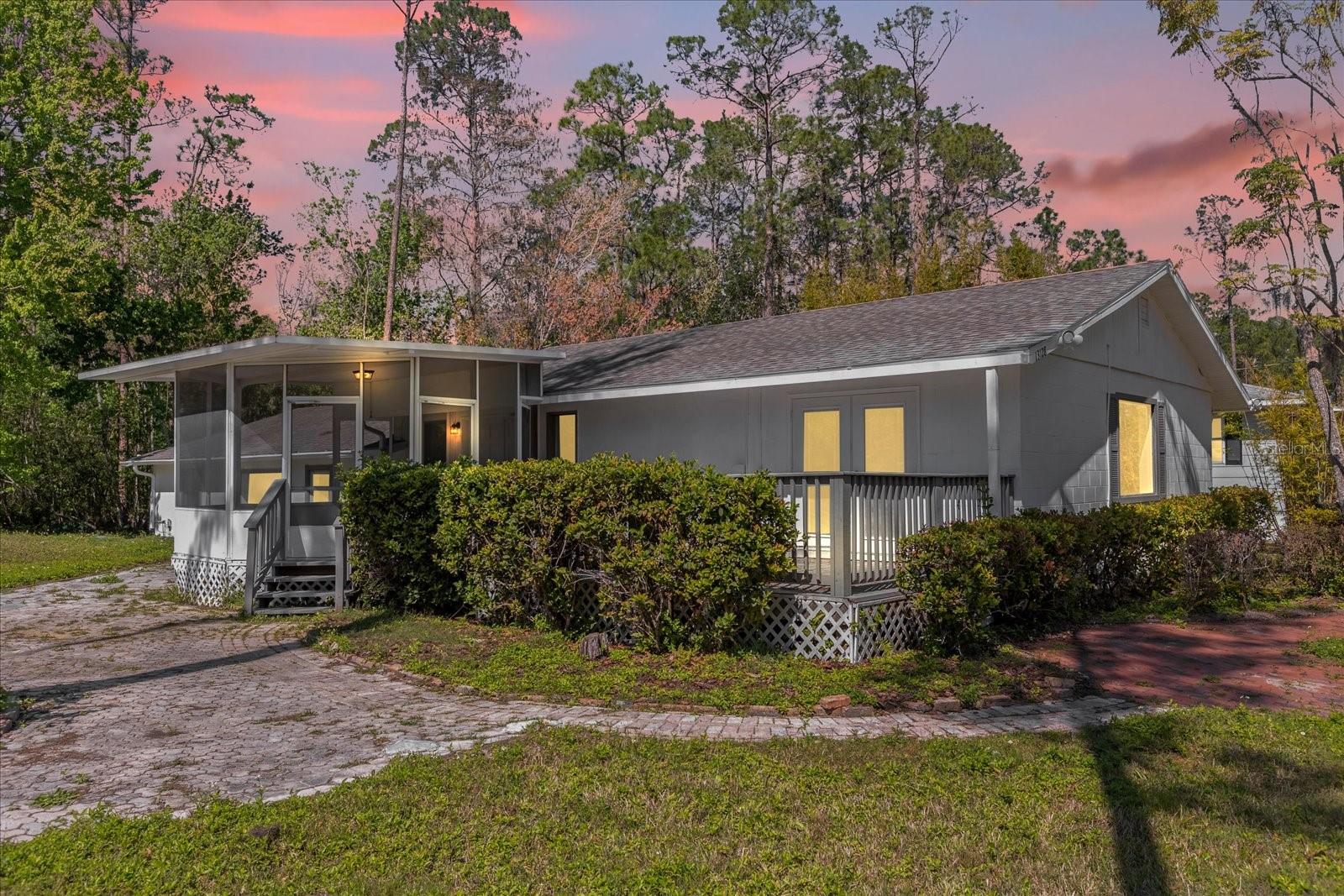 Priced to Sell – Investors & Homebuyers Take A Look!
Welcome to 13018 Devonshire Road, a beautifully remodeled home in the heart of Orlando with Lake Nona–area access and huge upside potential. Offered well below market value, this one is a must-see for savvy buyers who want space, location, and opportunity.